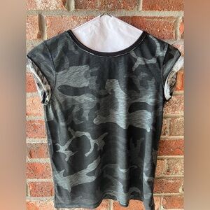 We The Free camouflage t-shirt, Charcoal Gray size small